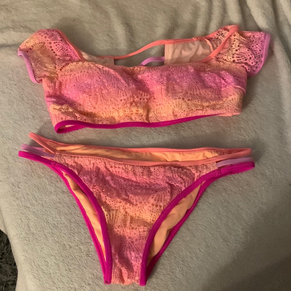 Victoria’s Secret bikini
